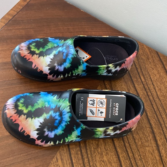 Crocs At Work - Picture 3 of 6